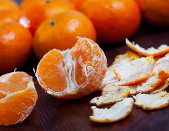 Больше не выбрасываю мандариновую кожуру! Готовлю из нее первоклассный пирог, рецепт которого просят все соседки