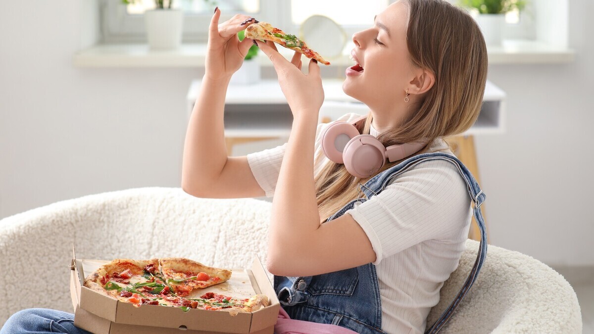 Бургеры — только после 21? В России предложили ограничить продажу фастфуда для молодежи Бургеры — только после 21? В России предложили ограничить продажу фастфуда для молодежи