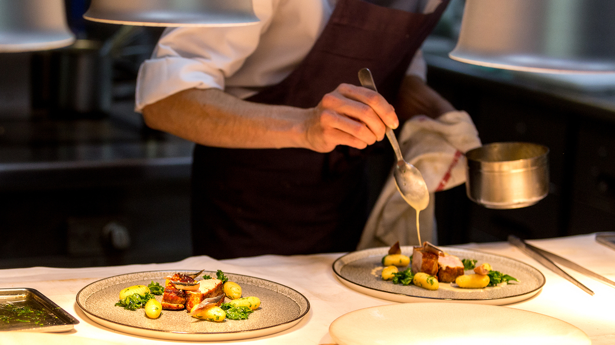 Меньше трюков, больше вкуса: какие гастрономические техники будут доминировать в российских ресторанах в 2026 году