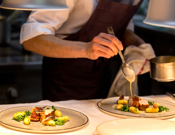 Меньше трюков, больше вкуса: какие гастрономические техники будут доминировать в российских ресторанах в 2026 году