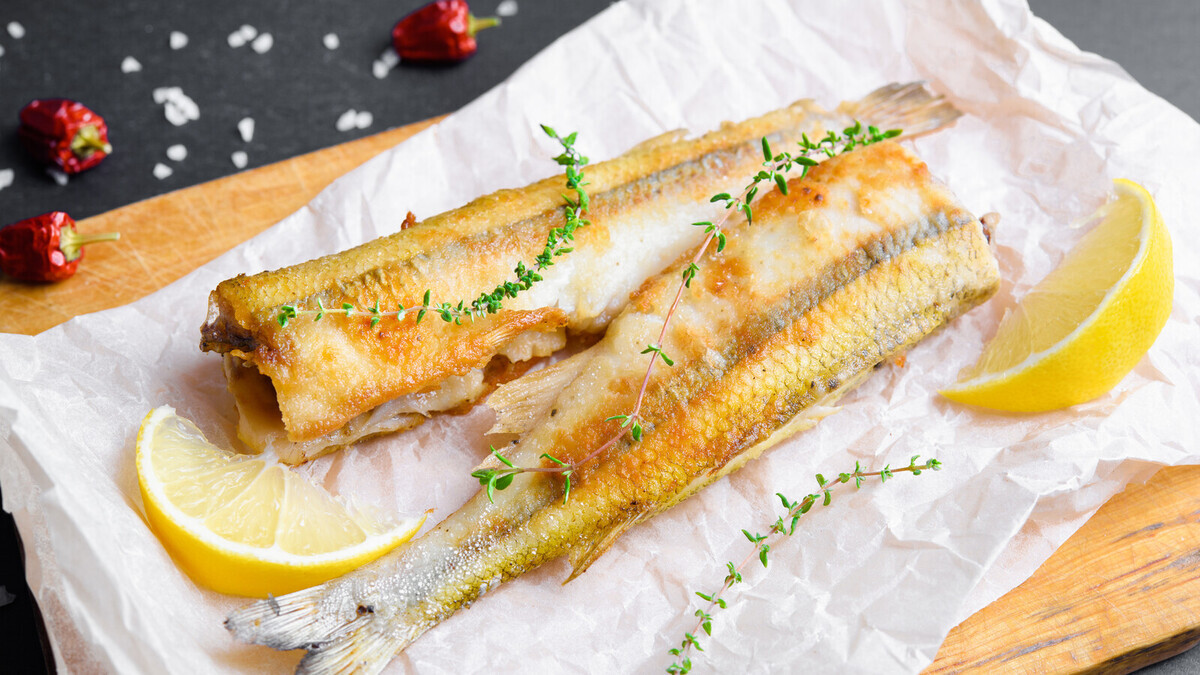 Каждую весну готовлю корюшку по-питерски — запах свежих огурцов стоит на всю кухню: это хороший знак!  