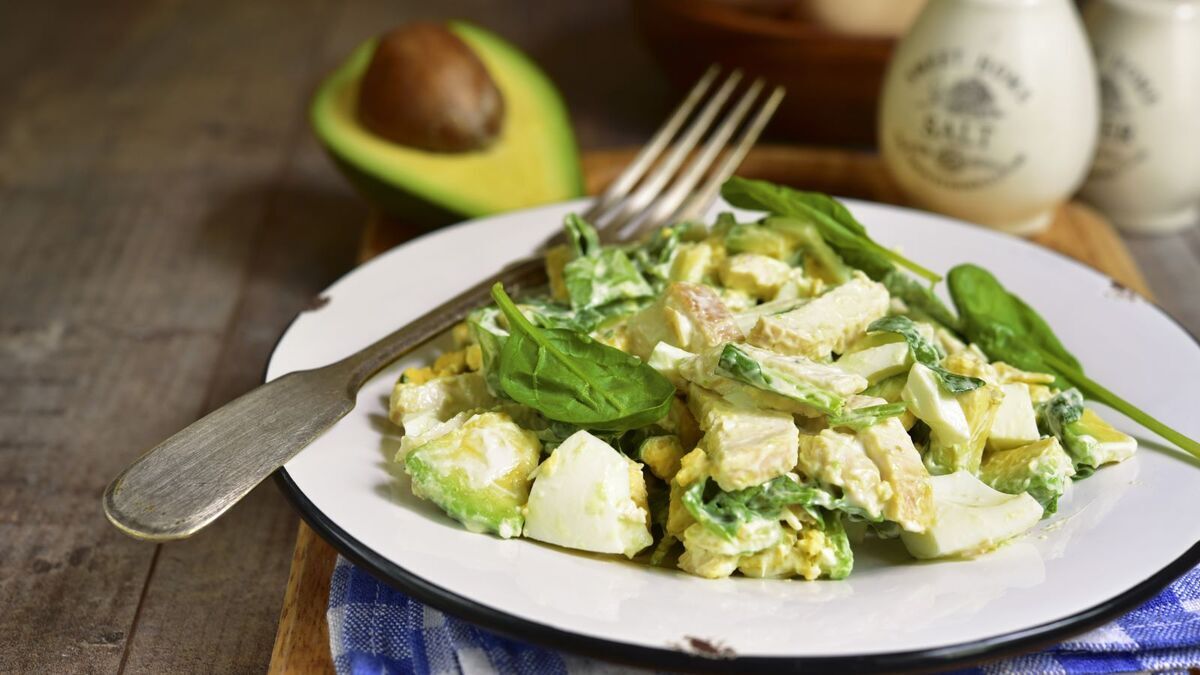 Марта Стюарт добавляет это в классический яичный салат, чтобы усилить вкус и добавить красок