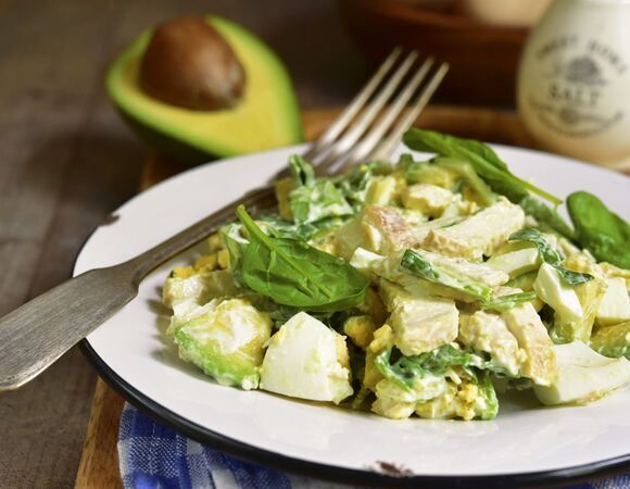 Марта Стюарт добавляет это в классический яичный салат, чтобы усилить вкус и добавить красок