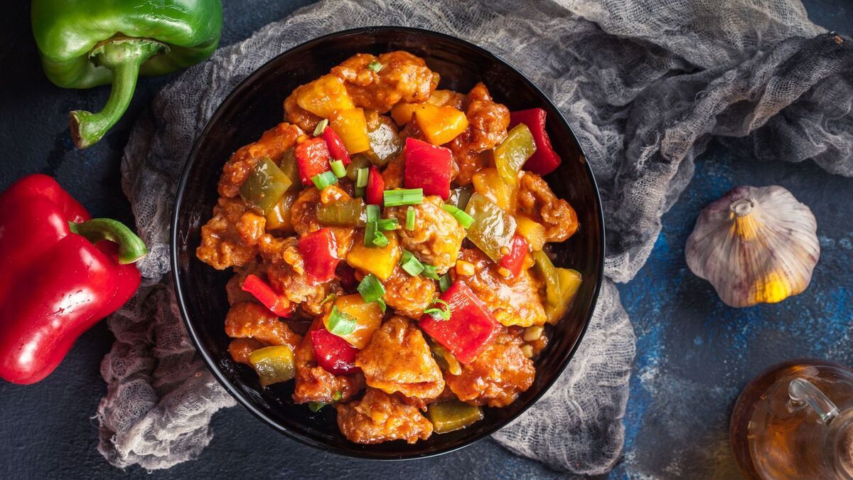 Положила ананас в курицу по тайскому рецепту и восхитилась: домочадцы обжигались, но продолжали уплетать