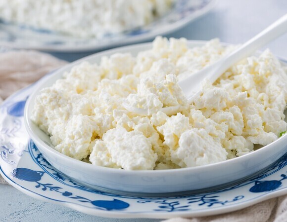 Диетолог назвал неожиданную причину для отказа от творога