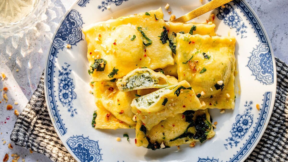 Придумала хитрость, как впихнуть в детей брокколи: завернула в тесто и налепила равиоли — малышня не почувствовала подвоха