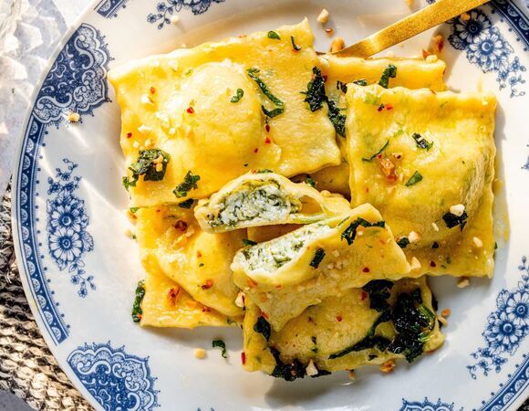 Придумала хитрость, как впихнуть в детей брокколи: завернула в тесто и налепила равиоли — малышня не почувствовала подвоха