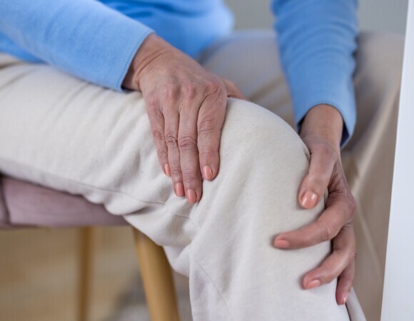 Людям с больными коленями помогает растительная диета, но есть проблема — вот какая 