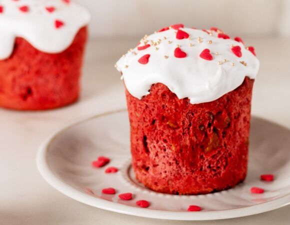 Пошаговый рецепт приготовления кулича "Красный бархат": необычное пасхальное угощение