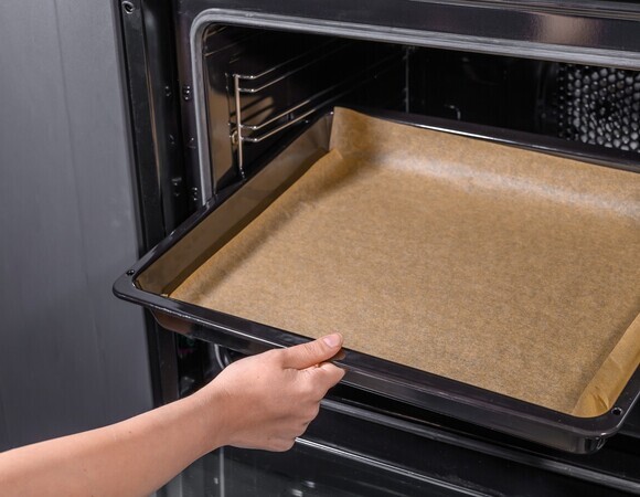 Какой стороной класть пергамент на противень — кулинарам объяснили одну важную деталь