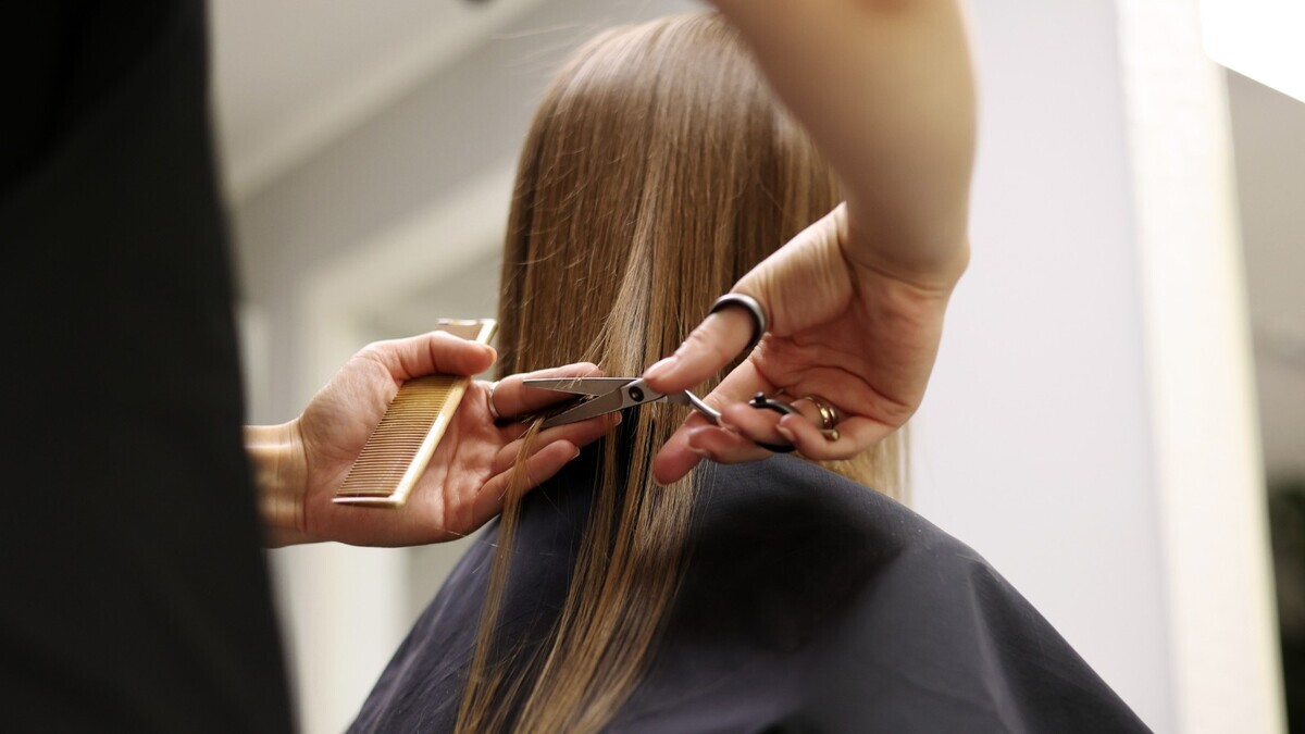 Никаких "под мальчика": "омолаживающие" стрижки для женщин 45+