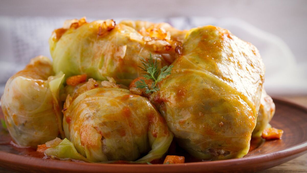 Перемешиваю грибы с пшеном и начиняю капустный лист: от моих постных голубцов без ума даже "мясные брюшки"