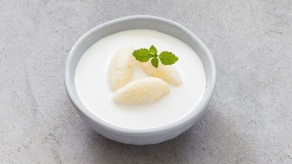 Бросаю в кипящее молоко клецки и получаю вкусный обед за несколько минут: приготовила самый быстрый суп в мире