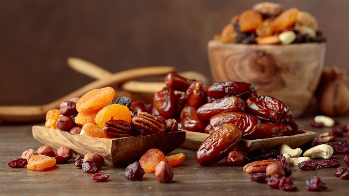 Диетолог Мухина рассказала, кому нельзя есть сухофрукты: полезно далеко не всем