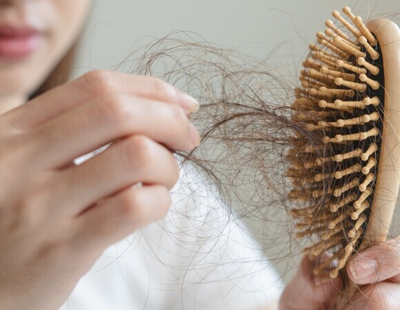 Средства "от выпадения" — маркетинг: трихолог Беречикидзе рассказала, как выбрать шампунь, который реально работает