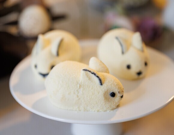 Испекла простой бисквит — получился пасхальный кролик: эффектный торт к Пасхе вместо дорогущего декора 