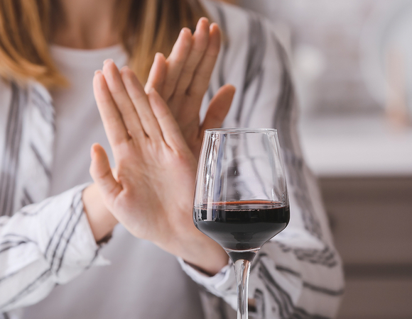 Веселье без алкоголя: как перестроить мышление и отказаться от выпивки — рассказывает психолог Анна Маркина