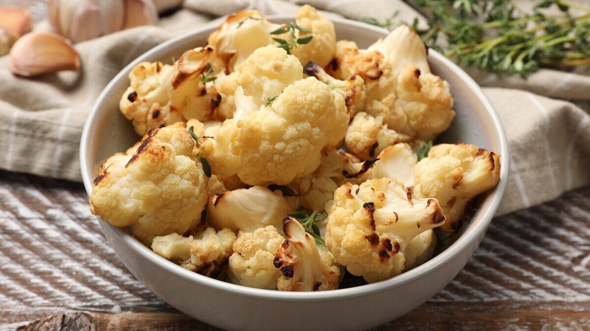 Почему цветная капуста на сковороде превращается в кашу? Шеф подсказала, как ее жарить, и я больше не мучаюсь 