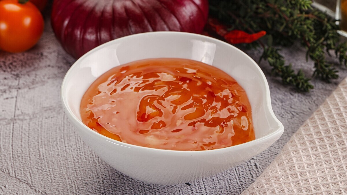 Не нужно искать в магазине: стало известно, как сделать сладкий соус чили дома