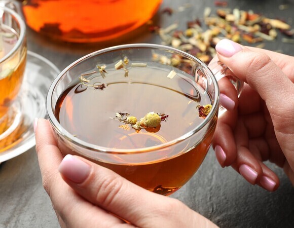 После 50 лет — обязательны: диетолог назвала напитки, которые помогают замедлить старение