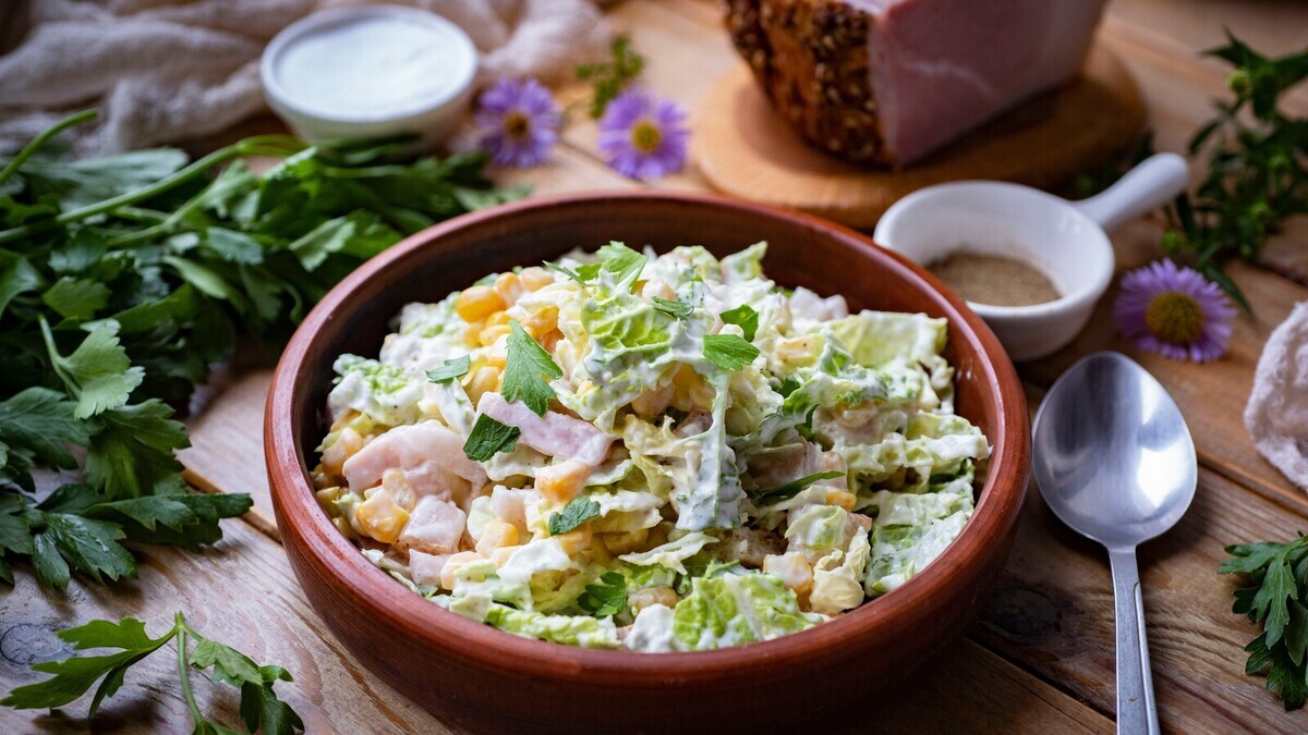 Можно использовать любое мясо, даже колбасу: вот из чего собирают салат-конструктор "Одуванчик" Можно использовать любое мясо, даже колбасу: вот из чего собирают салат-конструктор "Одуванчик"