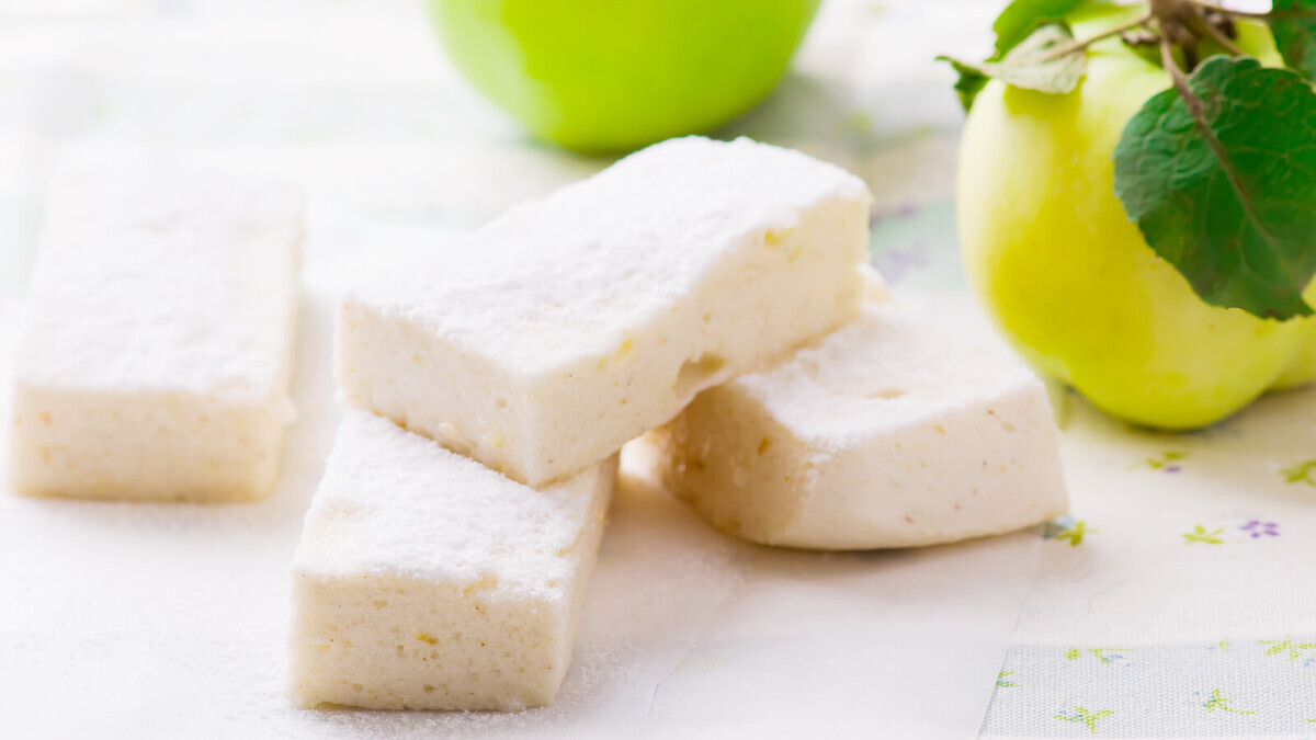 Беру 3 ингредиента — и готова уплетать ПП-десерт: воздушное яблочное маршмеллоу стало хитом у тех, кто следит за фигурой