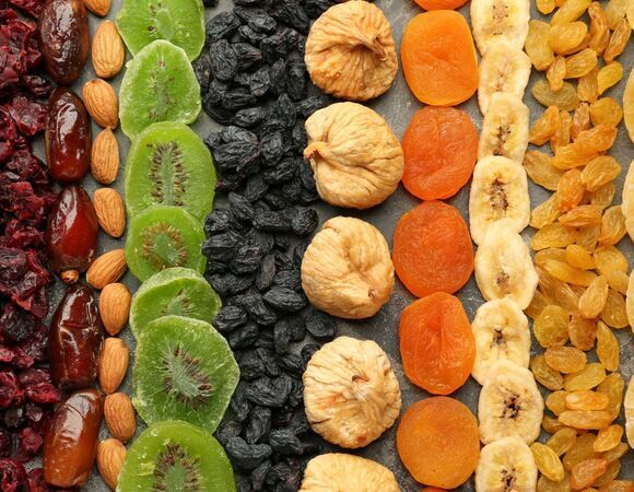 Эксперт Росбиотеха Кузнецова объяснила, как очистить сухофрукты от диоксида серы и глицерина 