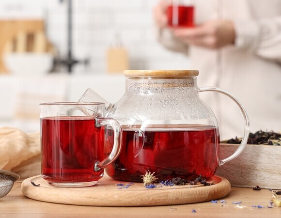 Желудок ошибок не прощает: диетолог объяснила, как правильно пить чай и какой самый полезный