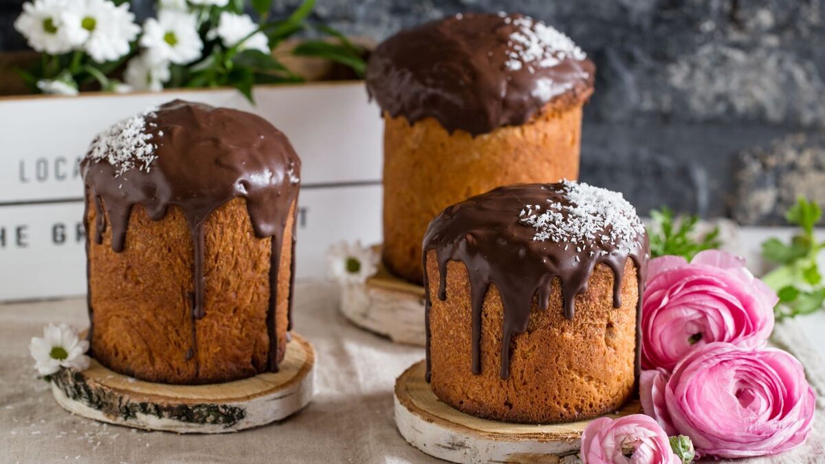 Самая простая шоколадная глазурь: шеф-повар Спиваков поделился рецептом ганаша для украшения пасхального кулича