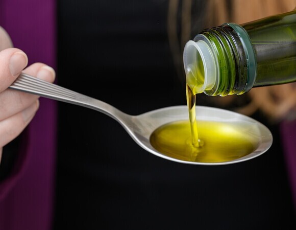 Ученые нашли в оливковом масле вещество, которое "выключает" воспаление суставов