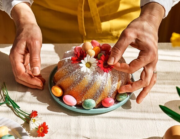 Сюда василек, туда розу: флорист Филоненко назвал цветы, подходящие для украшения куличей к Пасхе