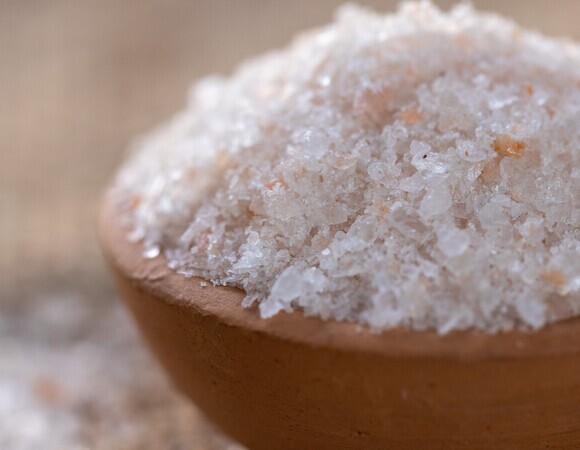 Какая соль помогает "сбивать" скачки сахара и тягу к сладкому?