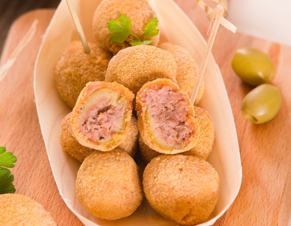 Удивила подруг ресторанными снеками — теперь куриные наггетсы и оливки всегда на моих вечеринках