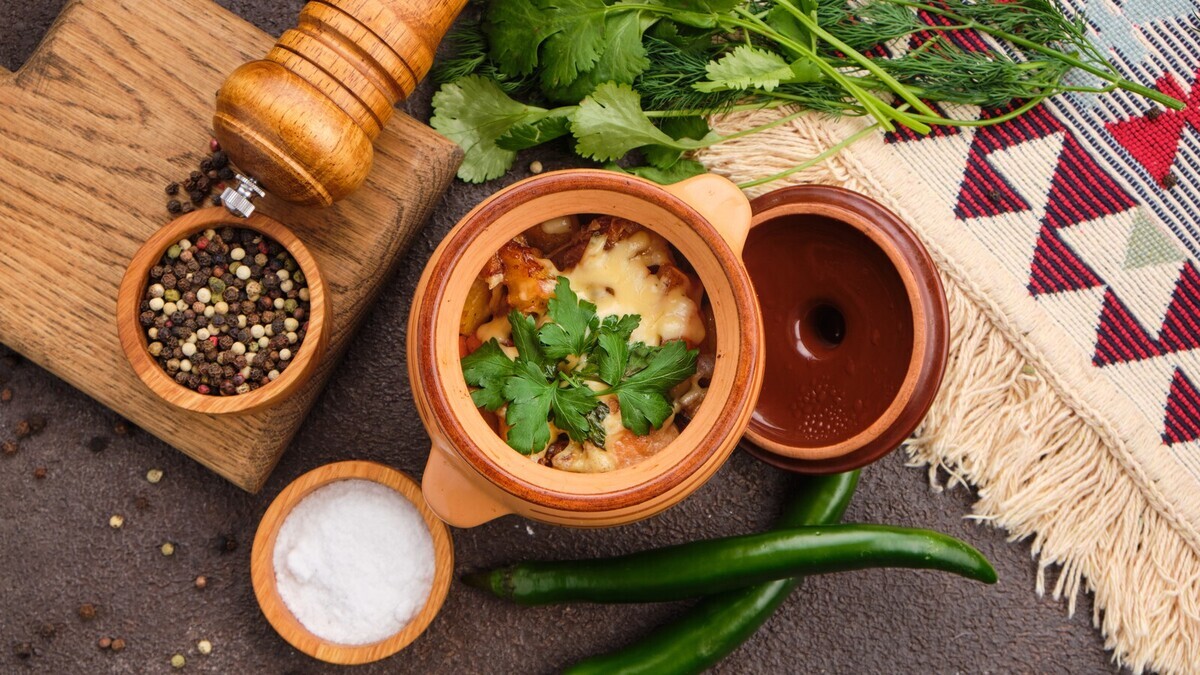 Драники по горшочкам и запекаю с мясом и грибами — с пылу с жару не стыдно и гостям подать