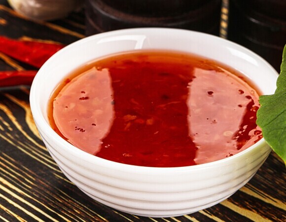 Точно не к чаю: стало известно, какое варенье добавляют в соусы и подливки в качестве усилителя вкуса 