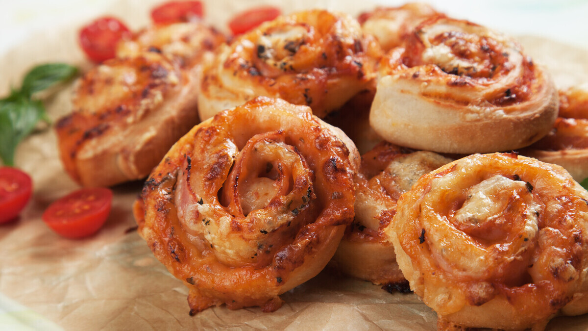 Не нужна большая форма: найден необычный способ подать пиццу — порционно и без лишних хлопот