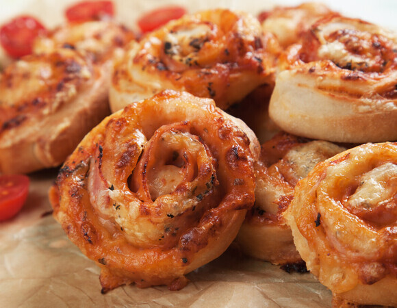 Не нужна большая форма: найден необычный способ подать пиццу — порционно и без лишних хлопот