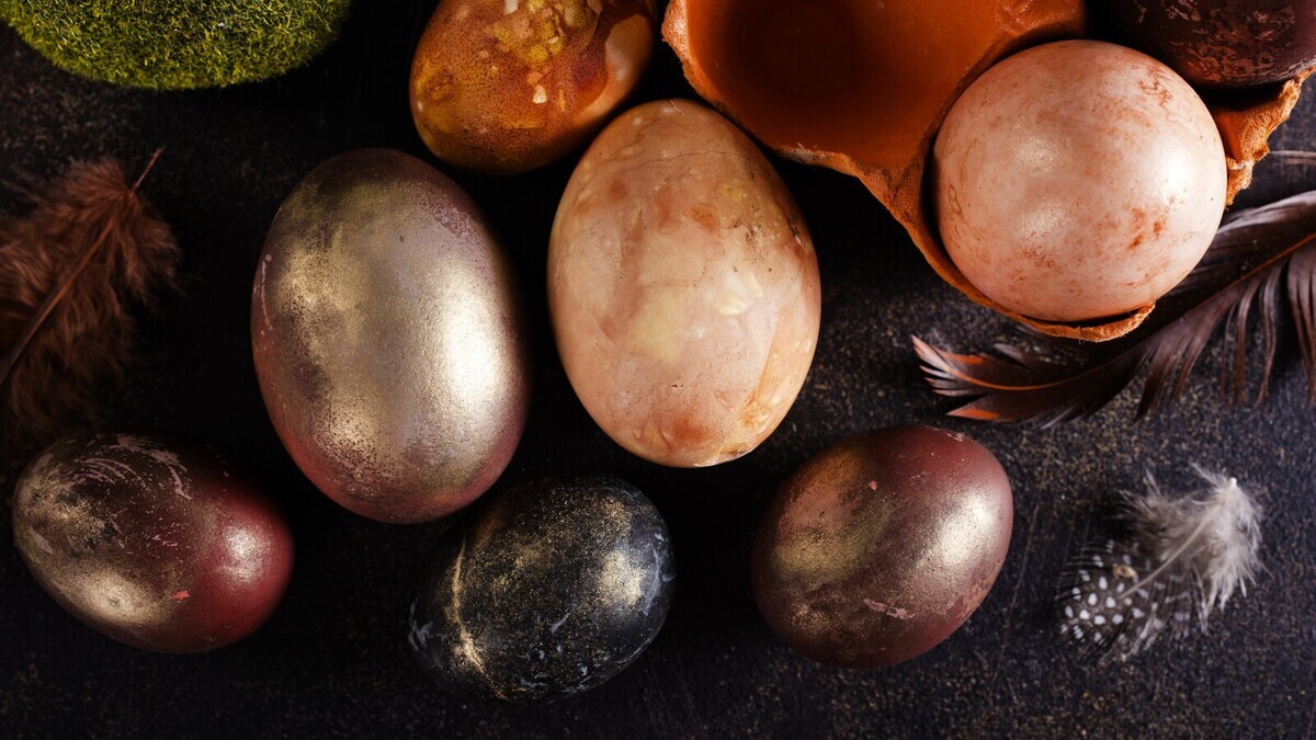 Священник объяснил, в какие 3 цвета лучше не красить пасхальные яйца