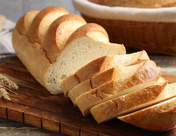 Вместо попкорна — "волшебный" хлеб: предложен cамый быстрый вариант домашней закуски к кино