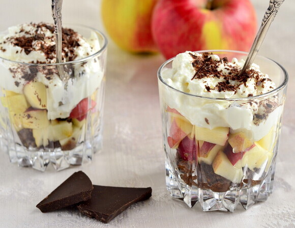 Превращаю обычное яблоко — в мегадесерт: на все 2 минуты, как обещали в "вирусном" рецепте