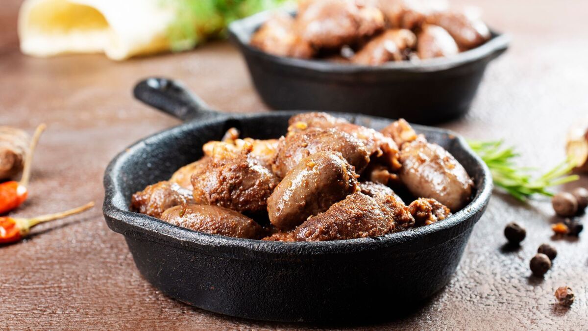 Запекаю куриные сердечки по совету диетолога Мойсенко: очень важный для женщин продукт