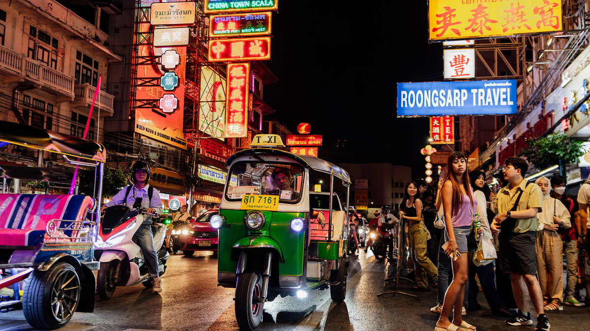 Настоящий Бангкок: легендарный стритфуд, тайные бары, бесплатные галереи и уникальные вещи от тайских дизайнеров