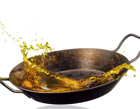 Ожог раскаленным маслом: хирург Серебренникова перечислила 6 шагов первой помощи