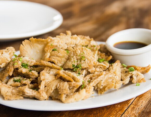 Жарю грибы в кляре и подаю вместо курицы: хитрое блюдо "заходит" абсолютно всем, даже мясоедам