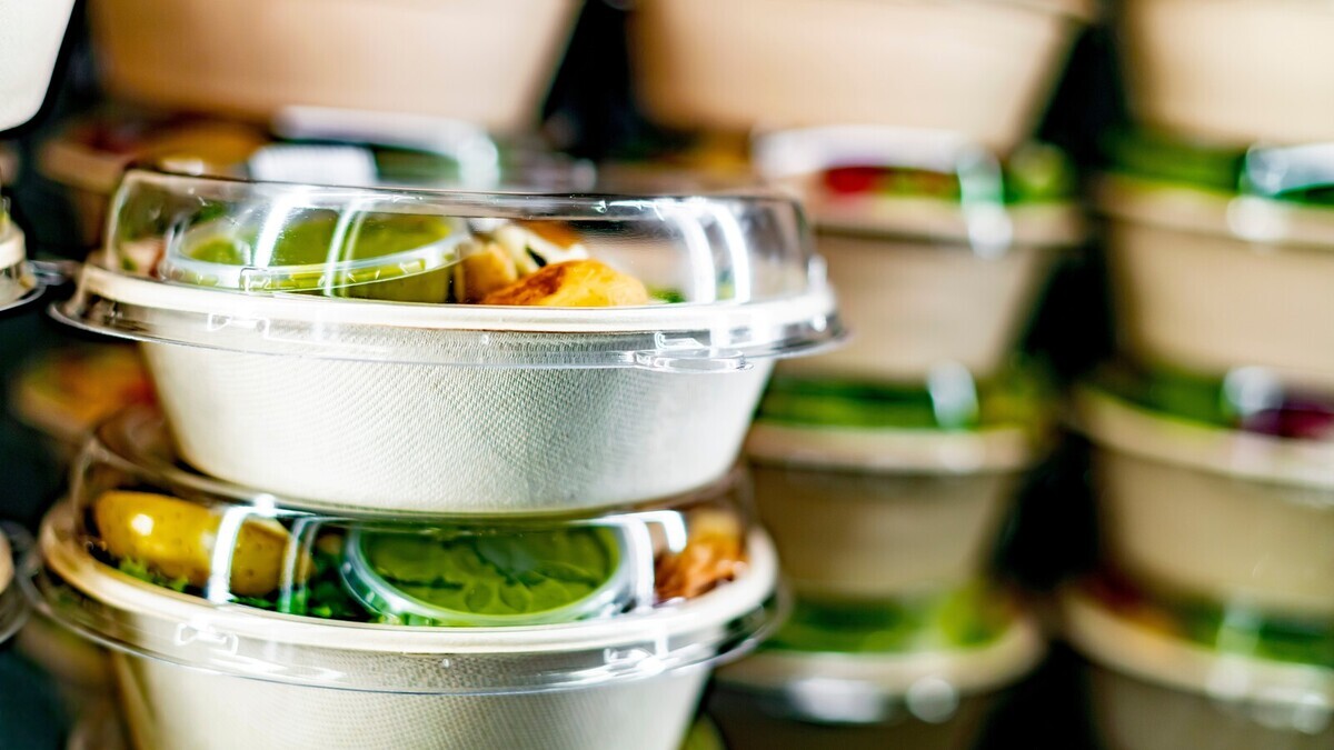 Отекли без причины? Диетолог объяснила, какие "удобные" продукты незаметно задерживают воду