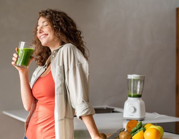 Очищаемся и обновляемся весной: подборка детокс-напитков от "Едим Дома"