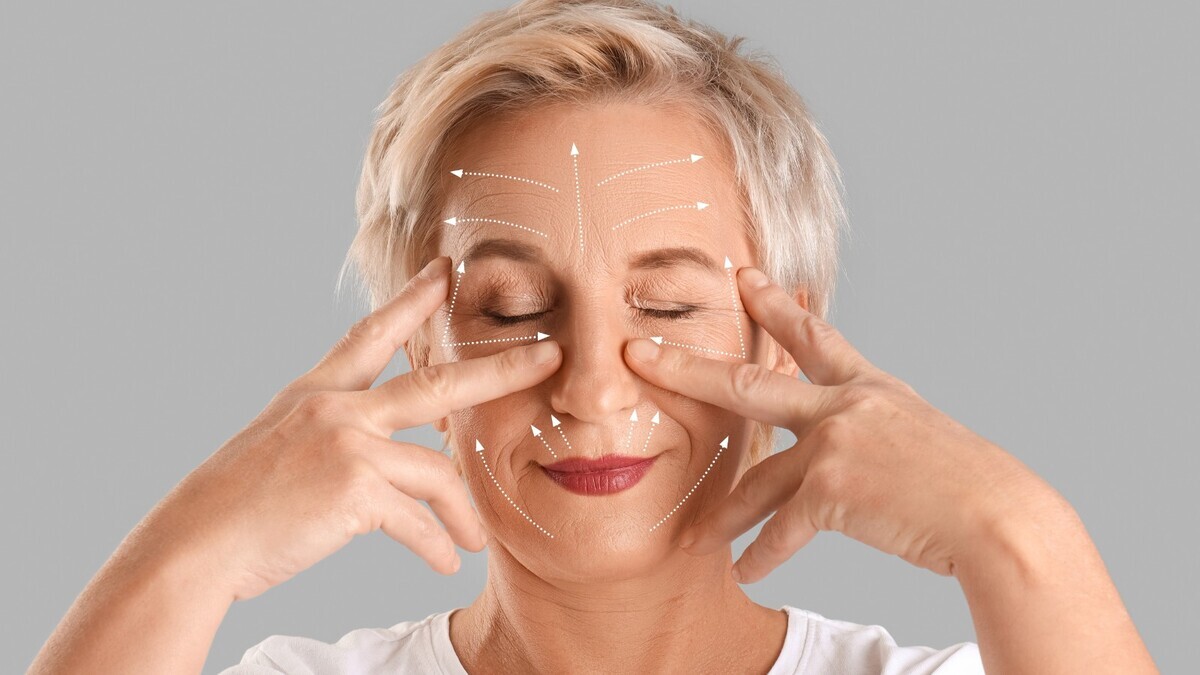 3 упражнения, которые подтянут овал лица без походов к косметологу