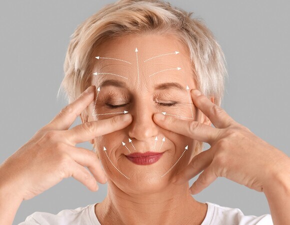 3 упражнения, которые подтянут овал лица без походов к косметологу