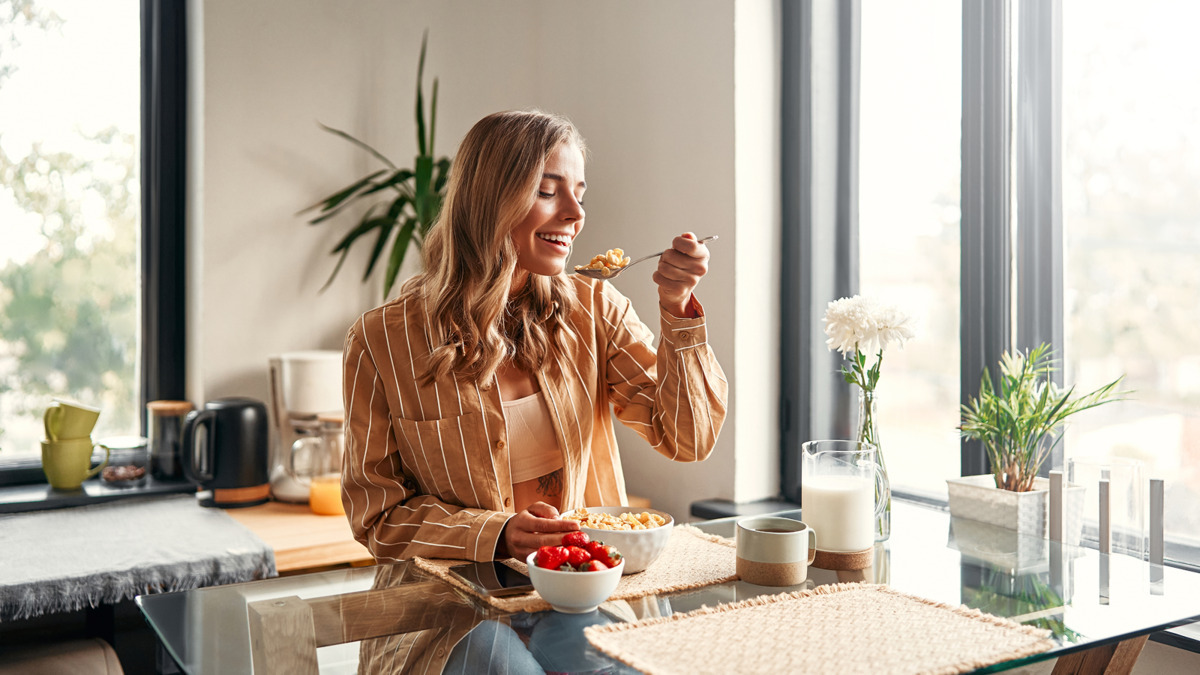 Пересмотрела свой завтрак и теперь чувствую себя иначе: что стоит есть чаще для бодрости