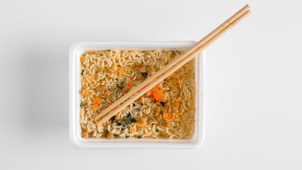 Диетолог Кованова раскрыла, как часто можно есть лапшу быстрого приготовления: "Бедный состав"